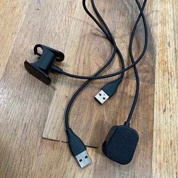 2 Official Fitbit "Charge" Charging Cables USB Clip-On Style - Picture 2 of 5
